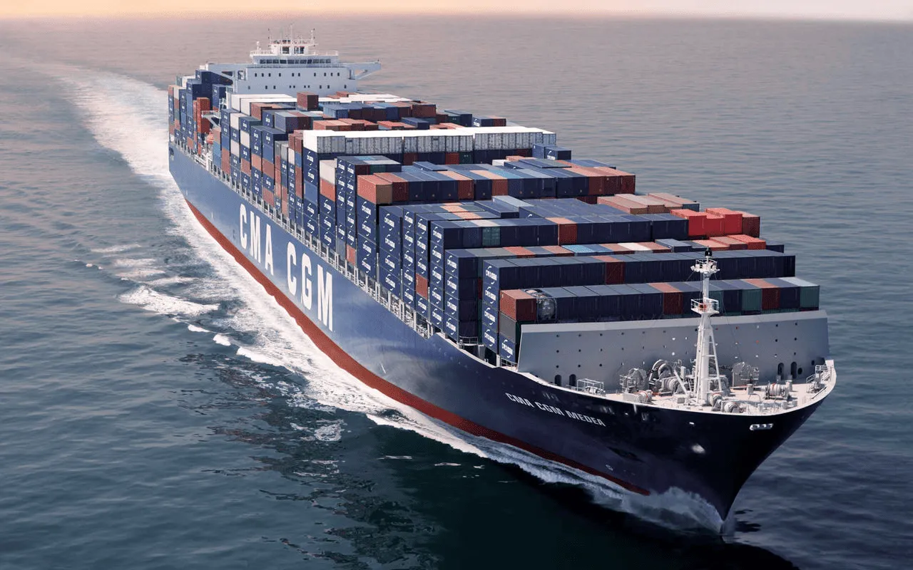 International freight ocean shipping port and clearance tracking